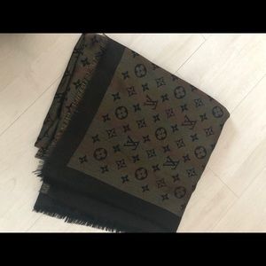 Louis Vuitton Shawl